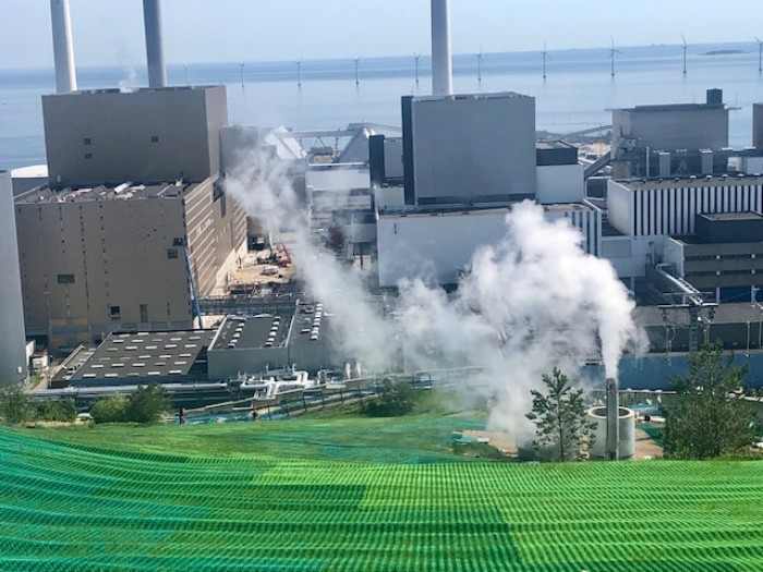 Denmark's Amager Bakke Waste-to-Energy Plant: a Global Model of